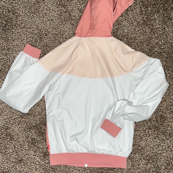 Pink & White Nike Windbreaker Size S - Picture 5 of 5